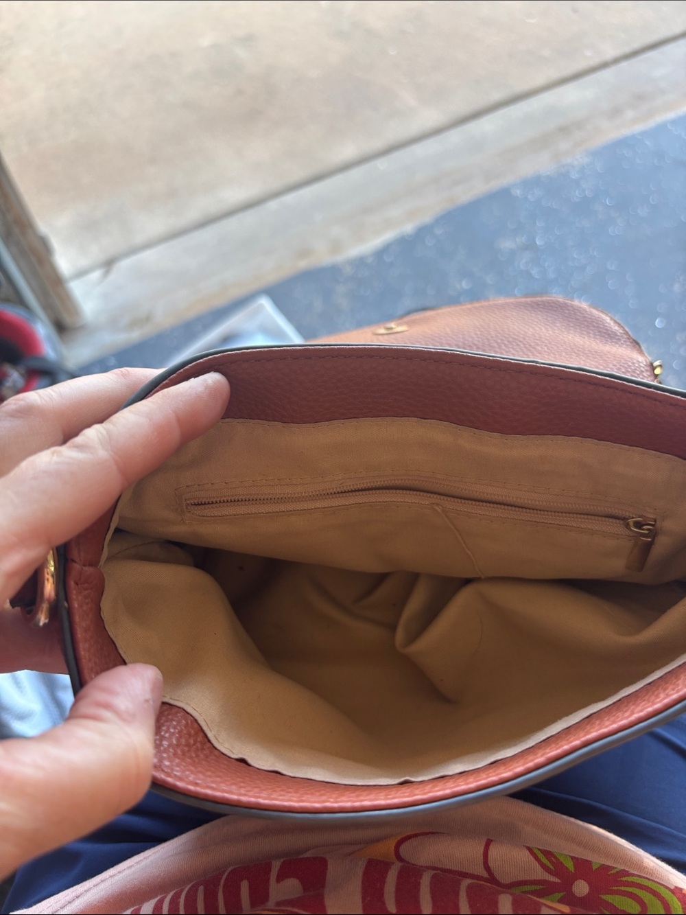 Women's Tan Crossbody Shoulder Bag with Tassel - Picture 3 of 3